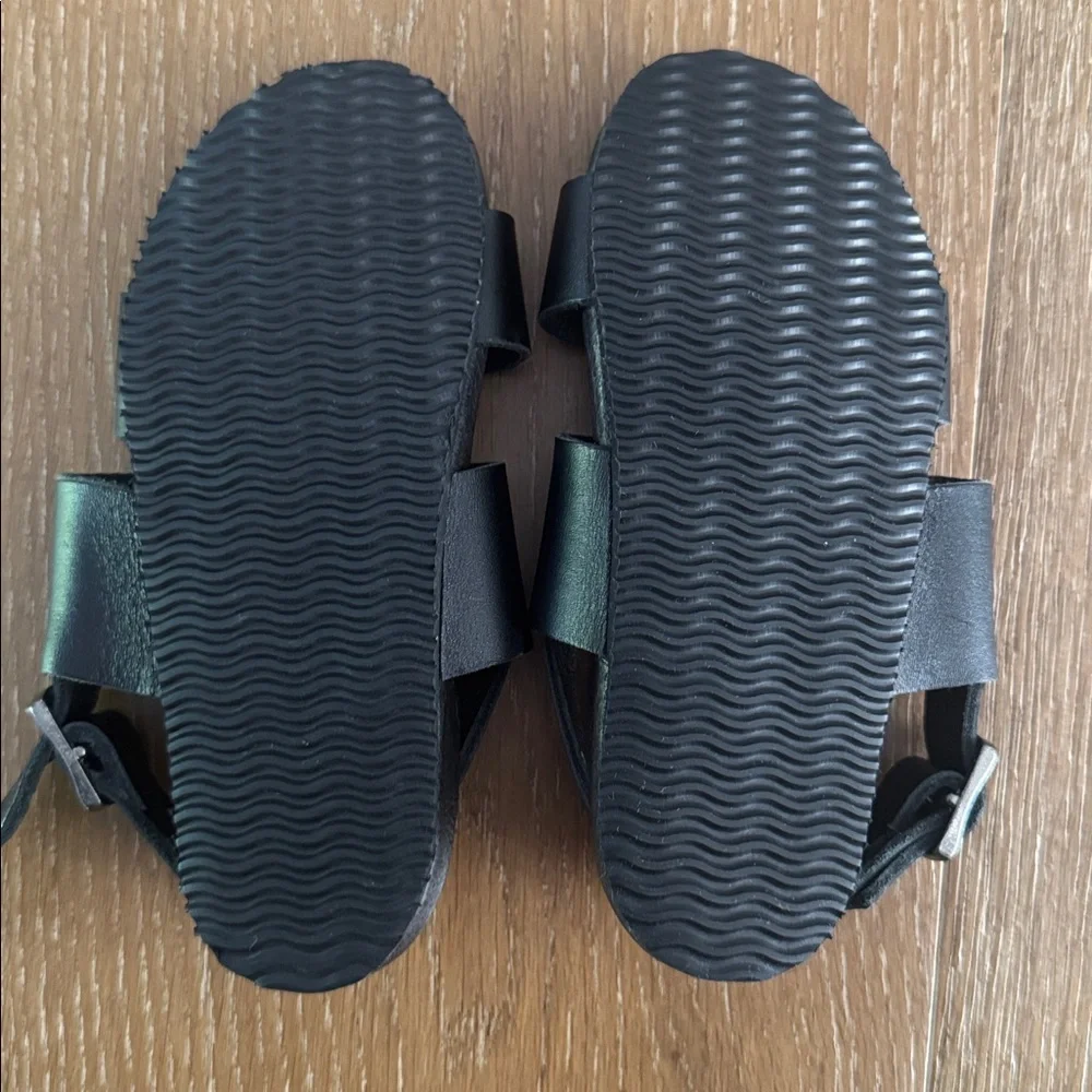 Bonpoint Kids Leather Sandals. Size 28 (Made in Spain)